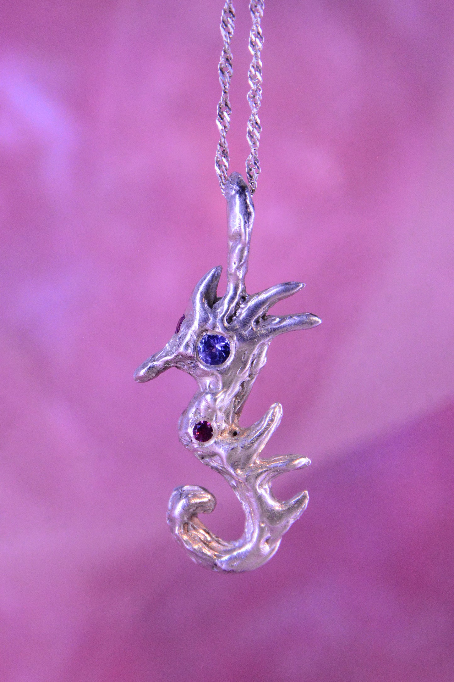 Colgante Hypocampus con piedras
