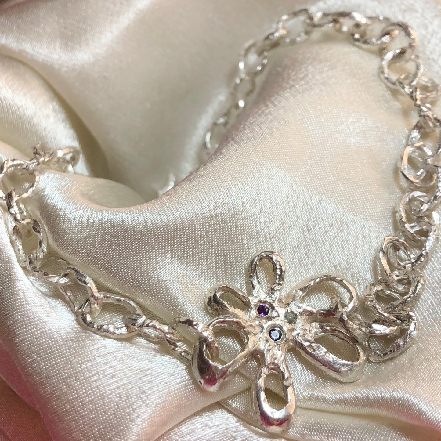 Cadena Floralis grand (a pedido)