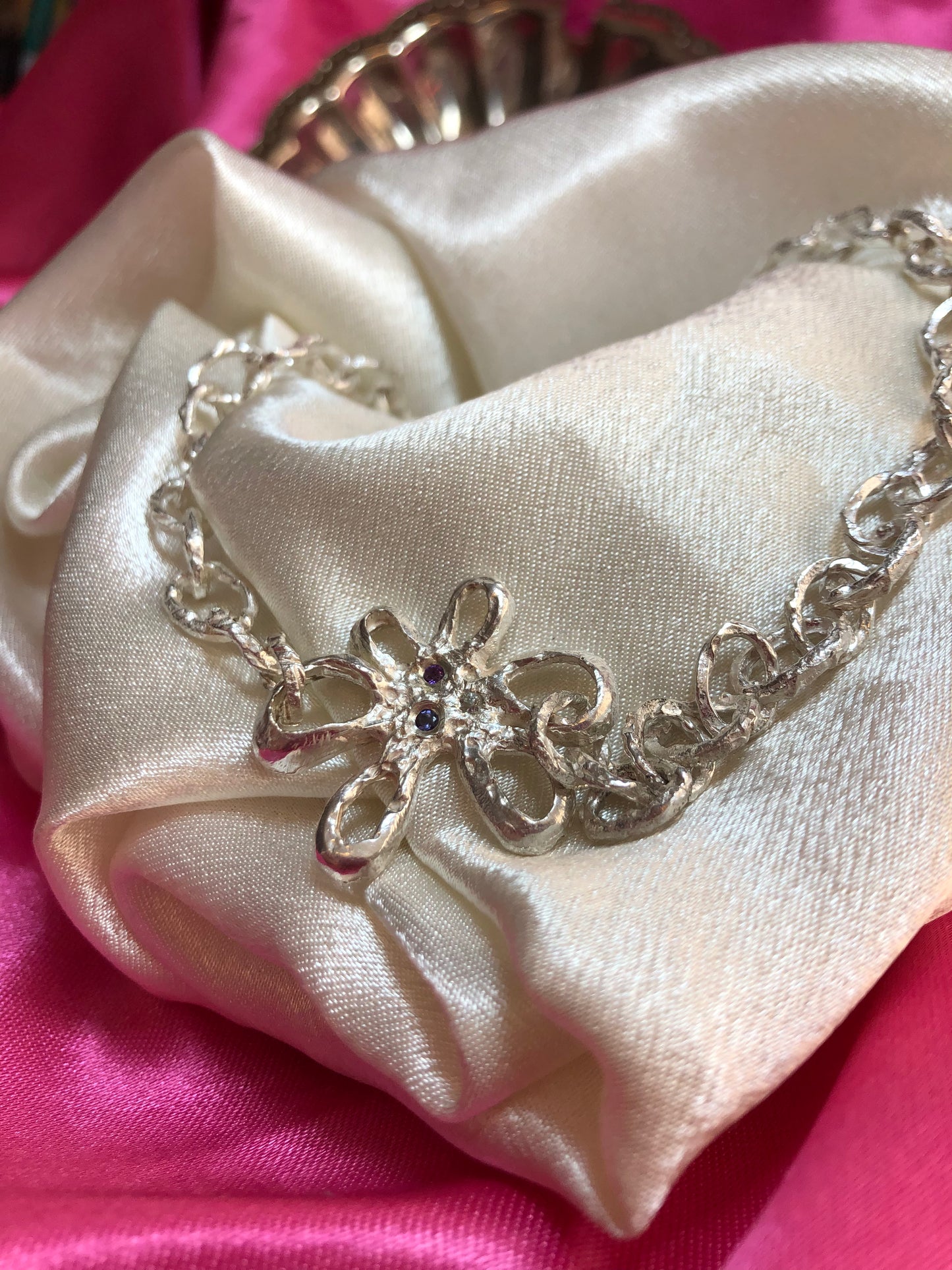Cadena Floralis grand (a pedido)