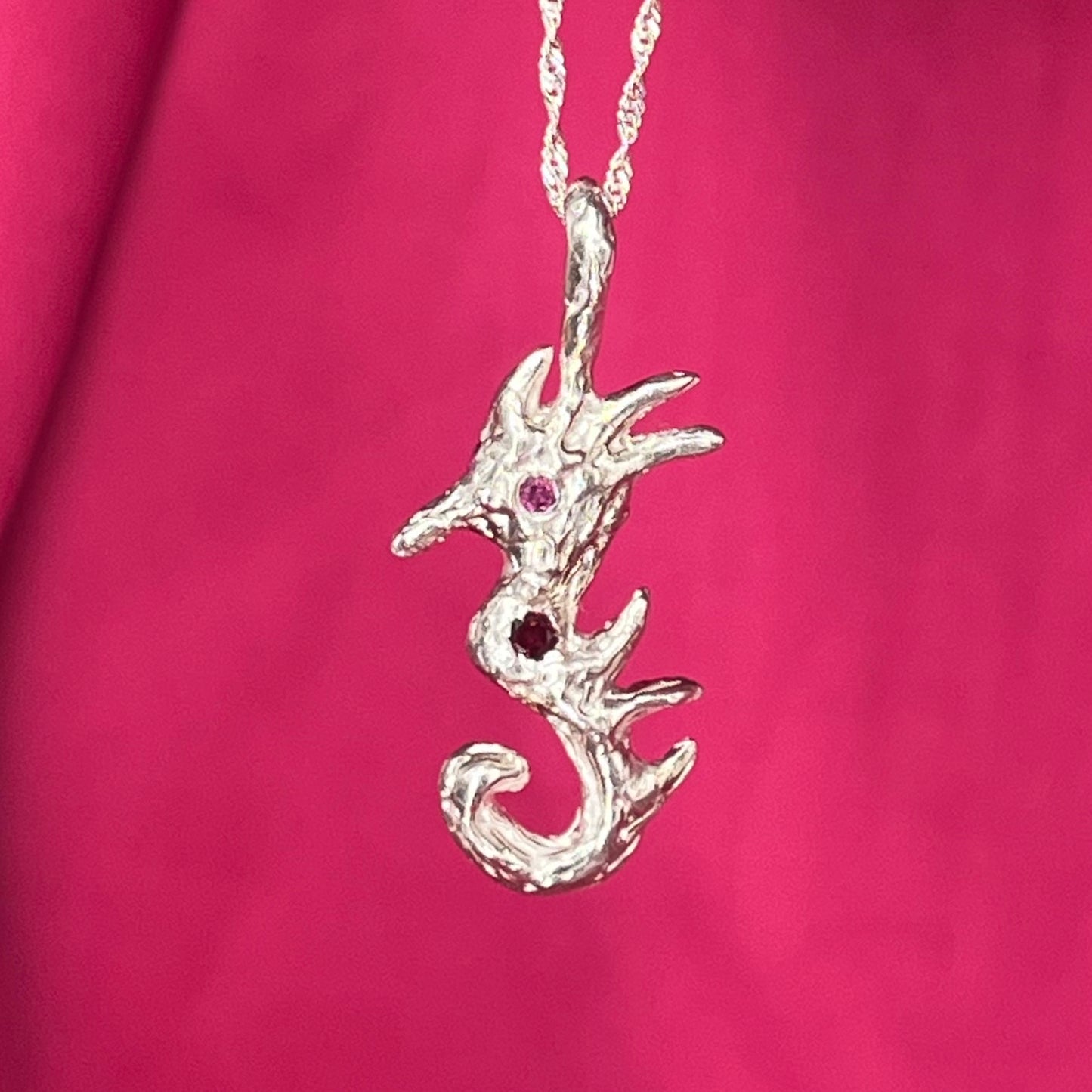 Colgante Hypocampus con piedras
