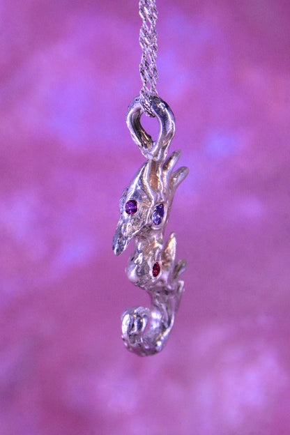 Colgante Hypocampus con piedras