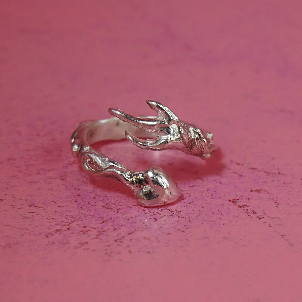 Anillo Sagyria