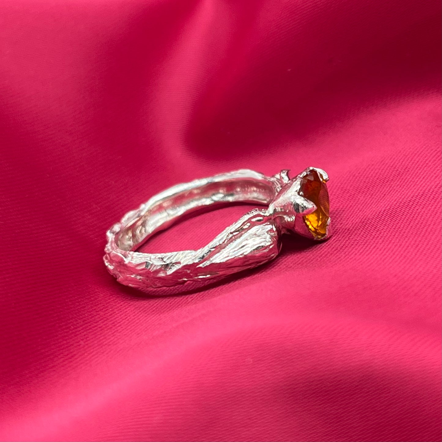 Anillo corazón alado con citrino
