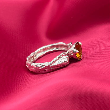 Anillo corazón alado con citrino